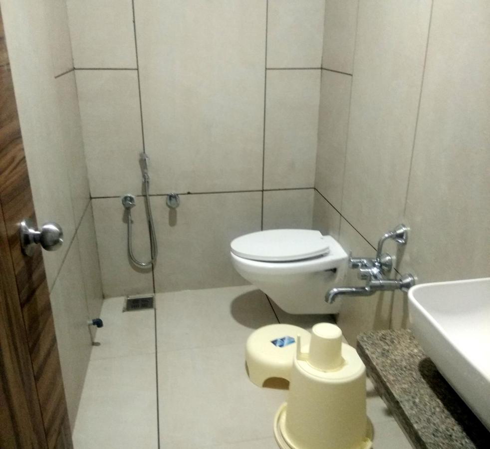 Hotel Milan Ahmedabad Exterior photo