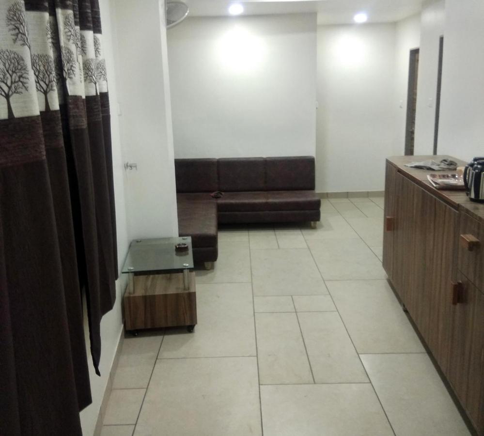 Hotel Milan Ahmedabad Exterior photo