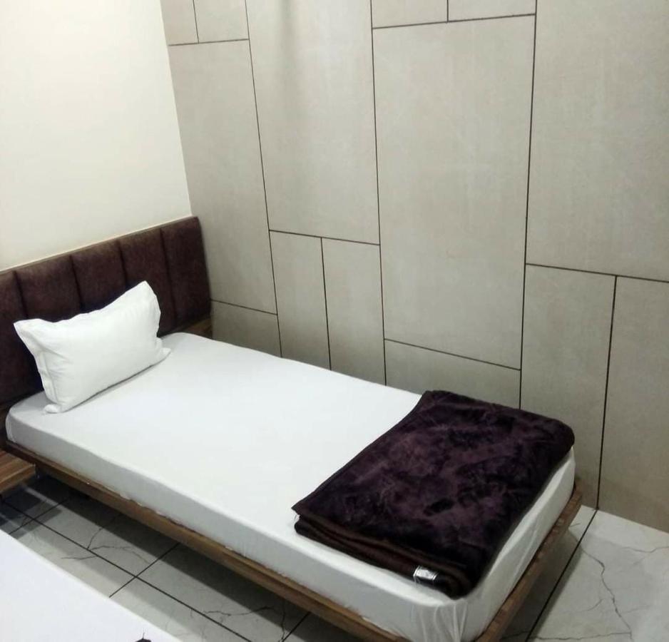 Hotel Milan Ahmedabad Exterior photo