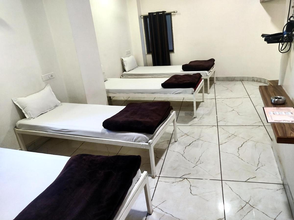 Hotel Milan Ahmedabad Exterior photo
