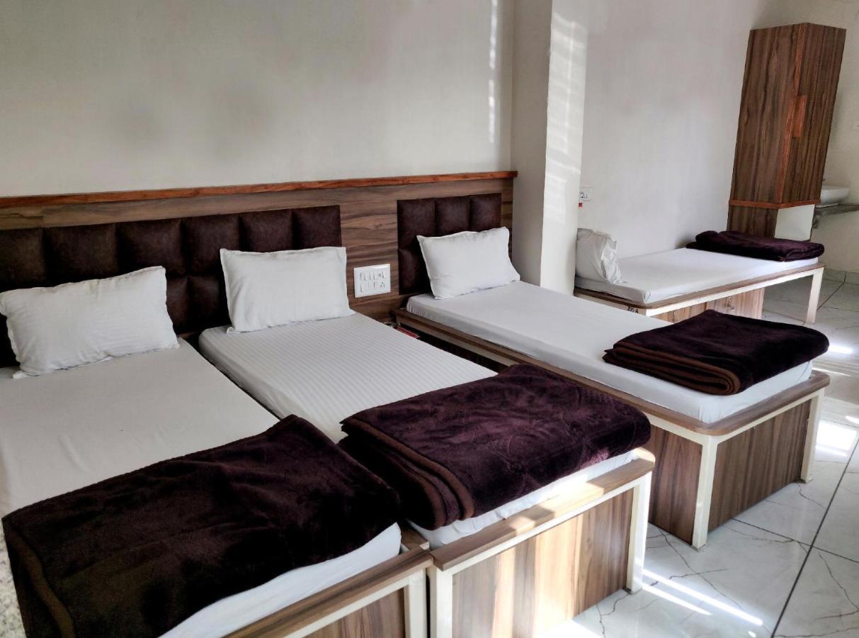 Hotel Milan Ahmedabad Exterior photo